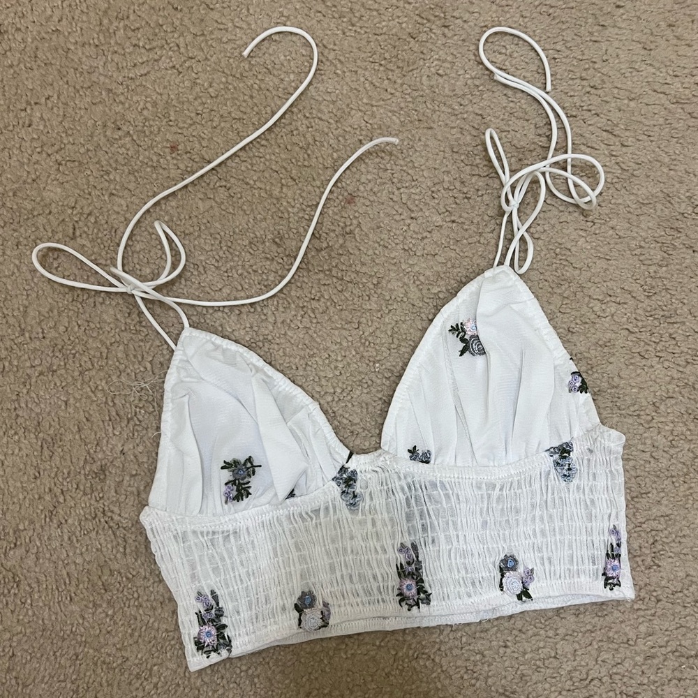 White spaghetti strap crop top floral